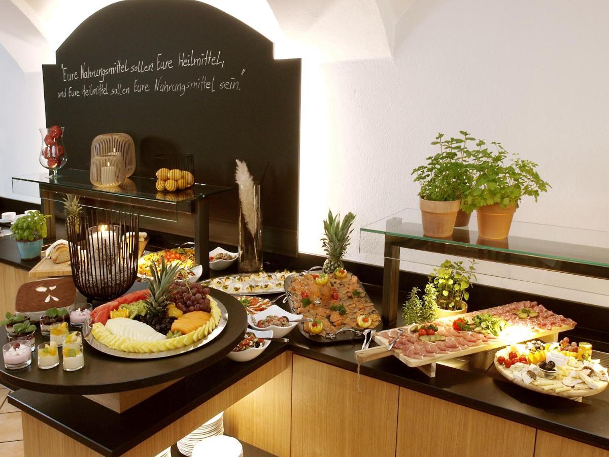 Hotel Restaurant Zum Goldenen Anker Mit Hallenbad & Wellnessbereich Windorf  Bagian luar foto