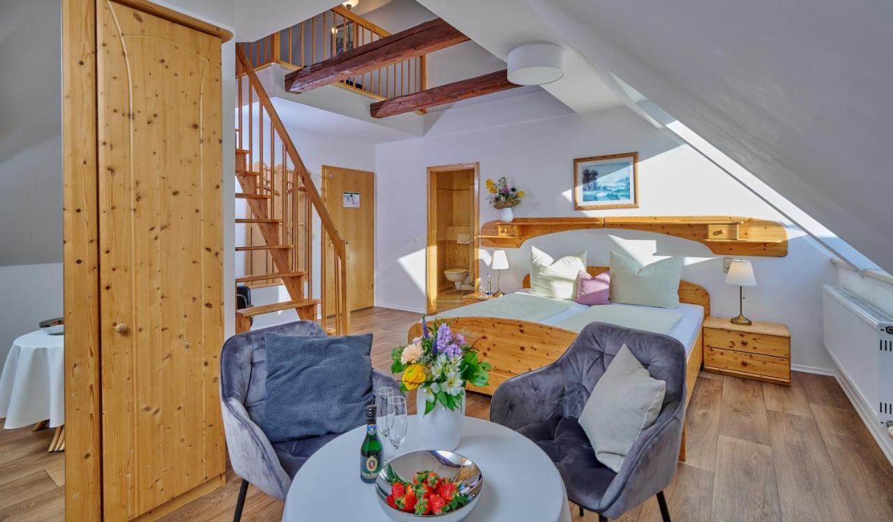 Hotel Restaurant Zum Goldenen Anker Mit Hallenbad & Wellnessbereich Windorf  Bagian luar foto