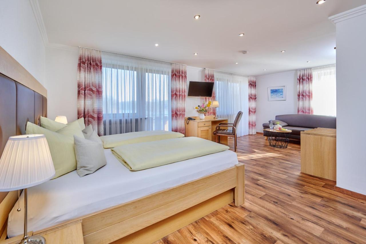 Hotel Restaurant Zum Goldenen Anker Mit Hallenbad & Wellnessbereich Windorf  Bagian luar foto