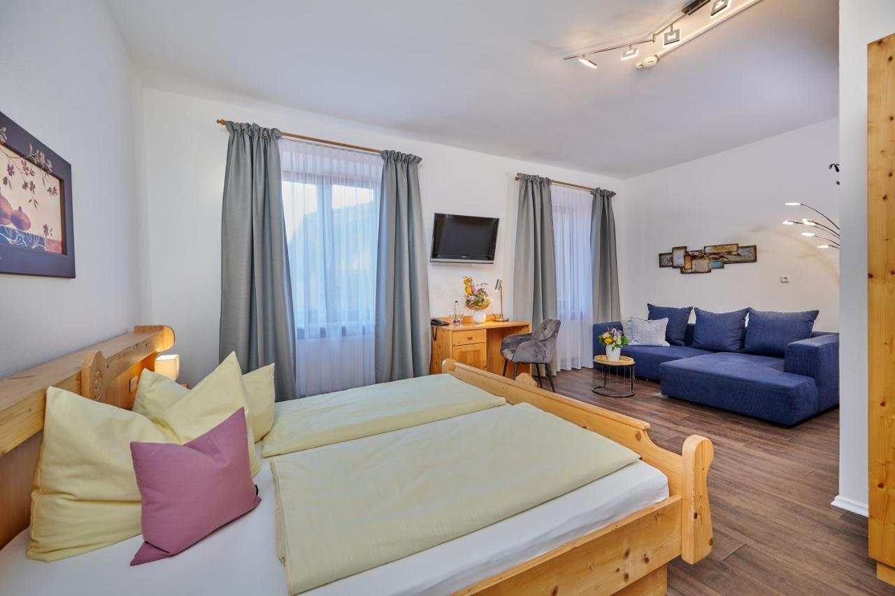 Hotel Restaurant Zum Goldenen Anker Mit Hallenbad & Wellnessbereich Windorf  Bagian luar foto