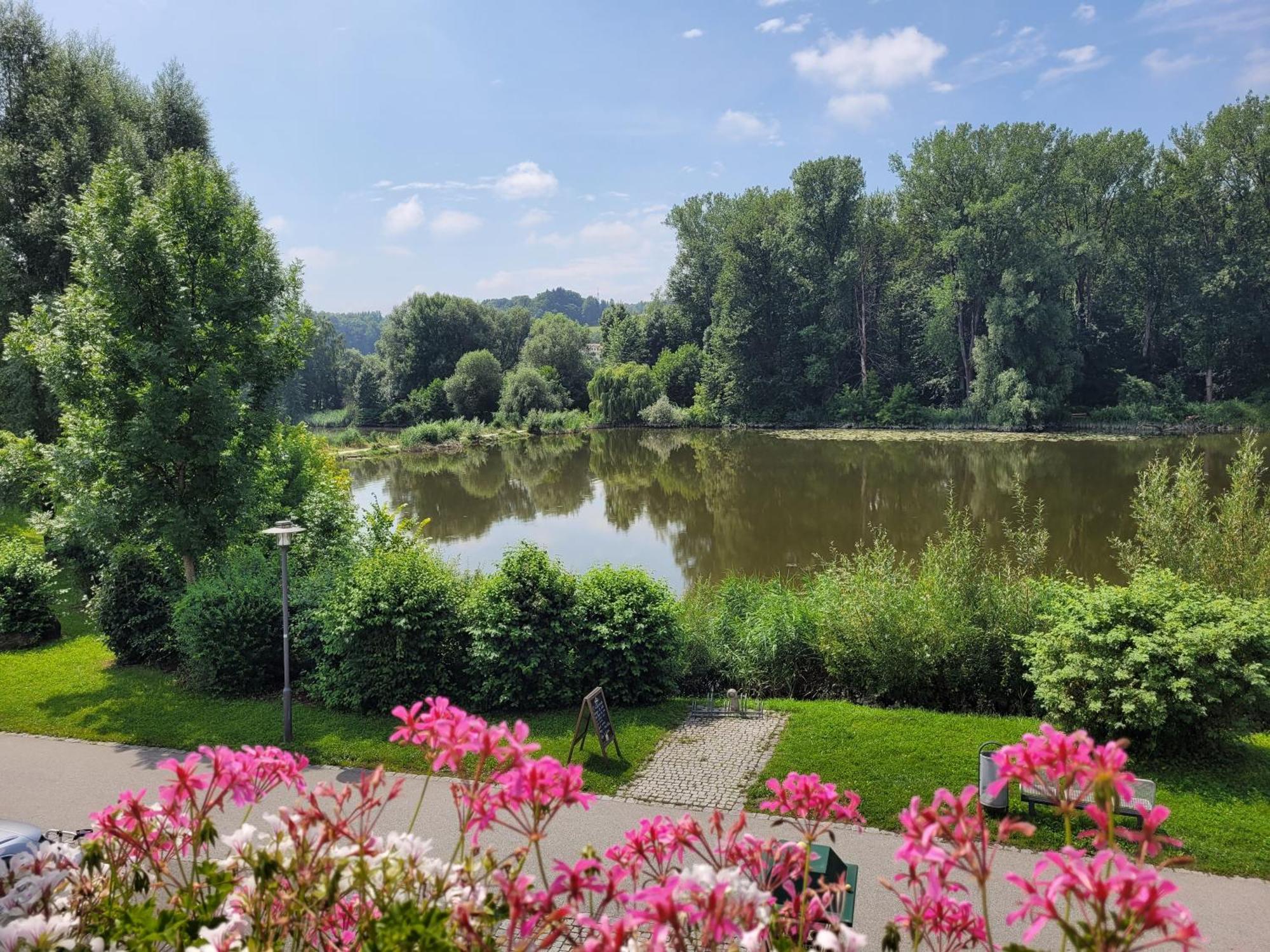 Hotel Restaurant Zum Goldenen Anker Mit Hallenbad & Wellnessbereich Windorf  Bagian luar foto