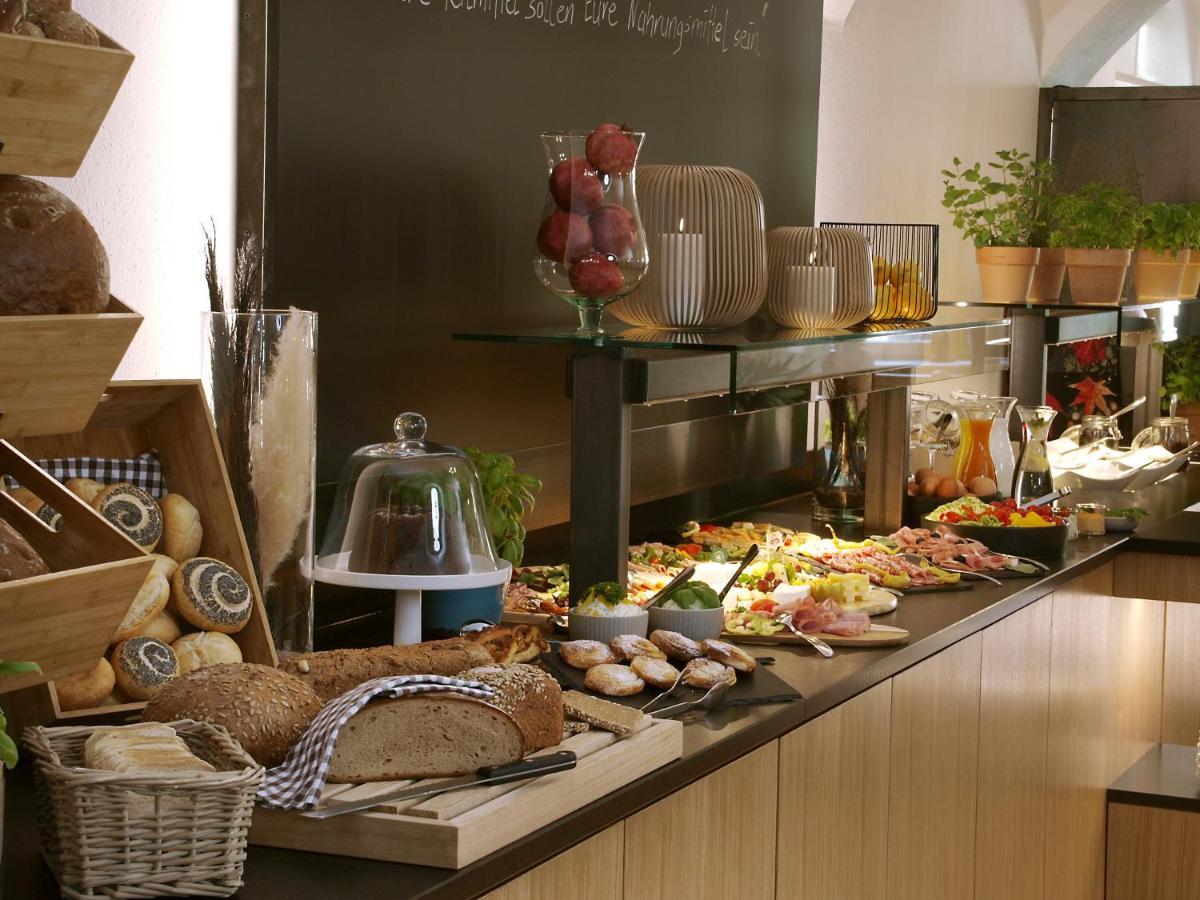 Hotel Restaurant Zum Goldenen Anker Mit Hallenbad & Wellnessbereich Windorf  Bagian luar foto