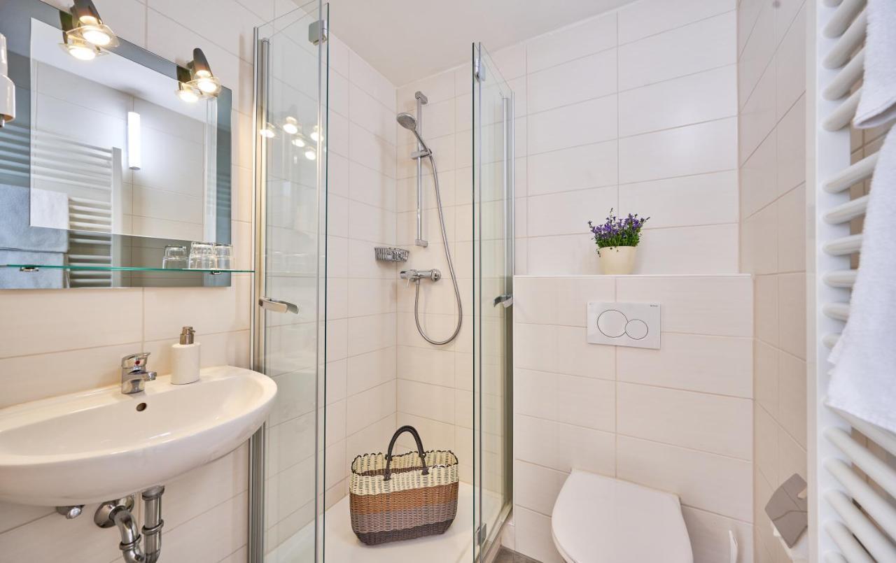 Hotel Restaurant Zum Goldenen Anker Mit Hallenbad & Wellnessbereich Windorf  Bagian luar foto
