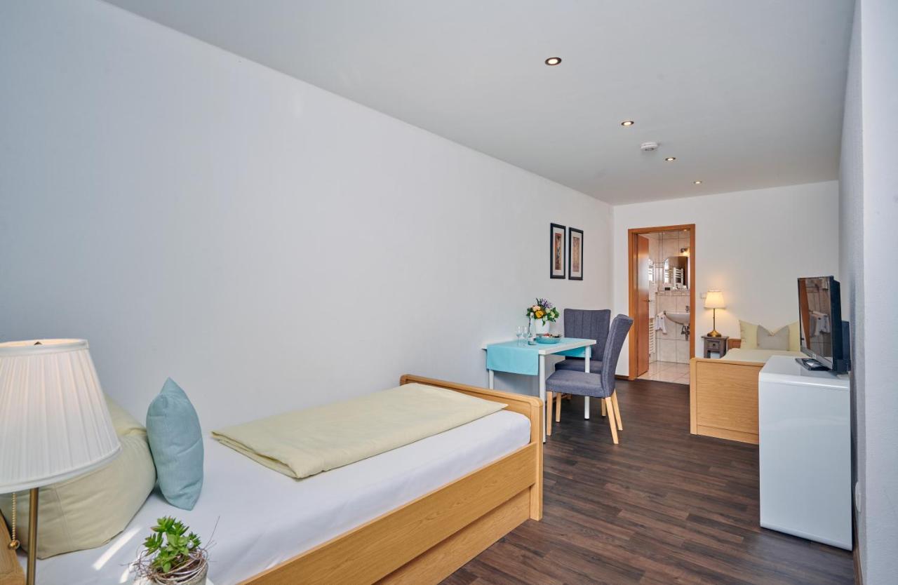Hotel Restaurant Zum Goldenen Anker Mit Hallenbad & Wellnessbereich Windorf  Bagian luar foto