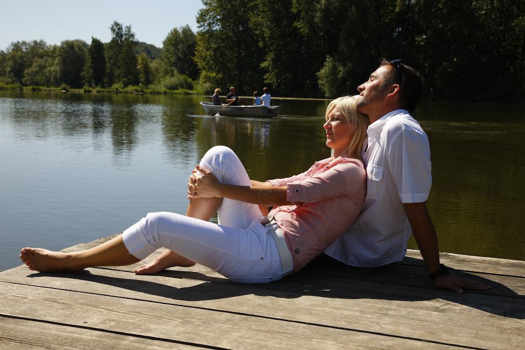 Hotel Restaurant Zum Goldenen Anker Mit Hallenbad & Wellnessbereich Windorf  Ruang foto