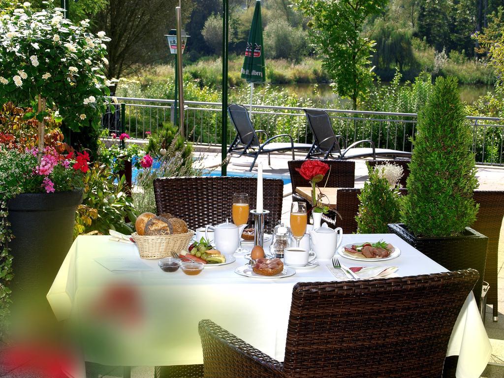 Hotel Restaurant Zum Goldenen Anker Mit Hallenbad & Wellnessbereich Windorf  Ruang foto