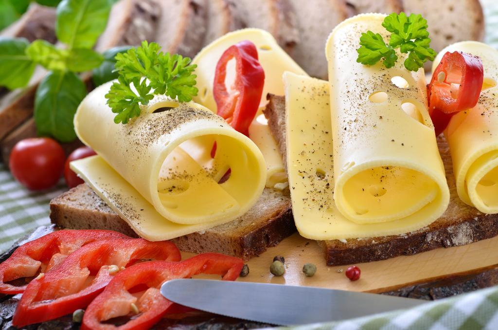 Hotel Restaurant Zum Goldenen Anker Mit Hallenbad & Wellnessbereich Windorf  Bagian luar foto